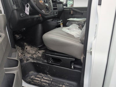 2025 Chevrolet Express Cutaway 3500 1WT