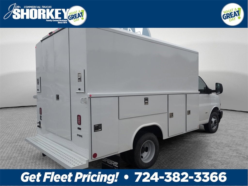 2025 Chevrolet Express Cutaway 3500 1WT