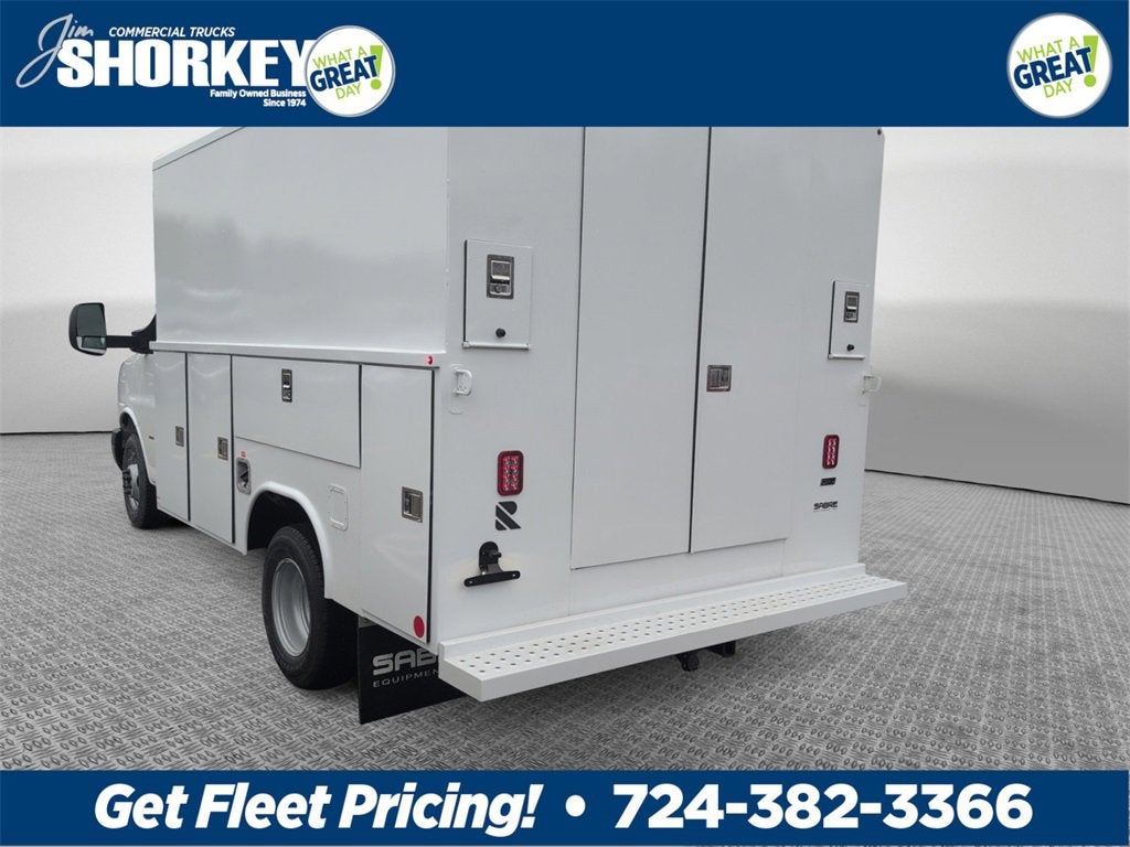 2025 Chevrolet Express Cutaway 3500 1WT