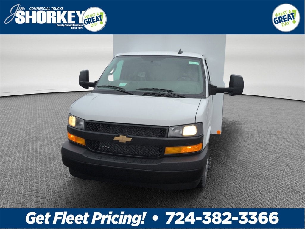 2025 Chevrolet Express Cutaway 3500 1WT
