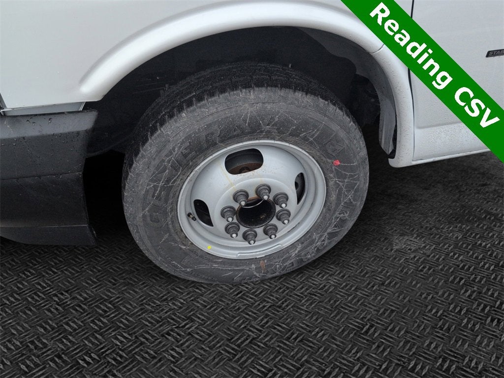 2025 Chevrolet Express Cutaway 3500 1WT