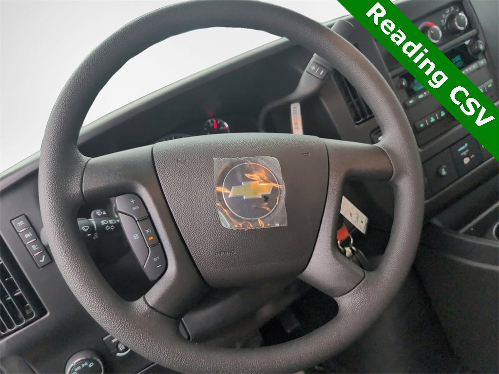 2025 Chevrolet Express Cutaway 3500 1WT