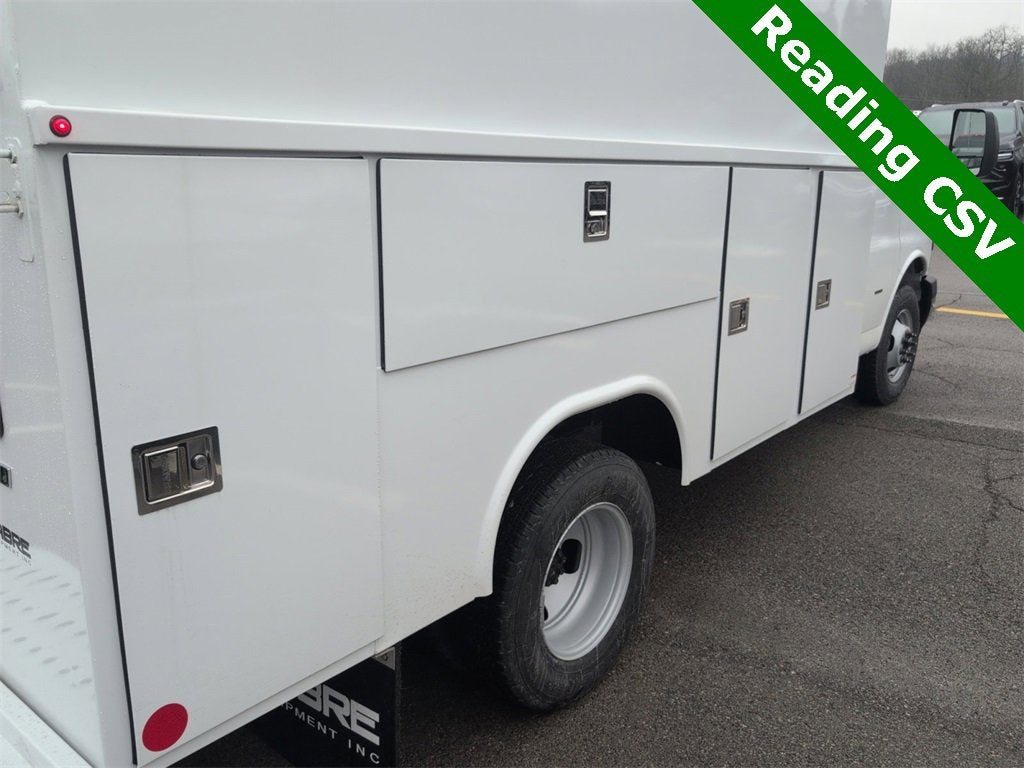2025 Chevrolet Express Cutaway 3500 1WT