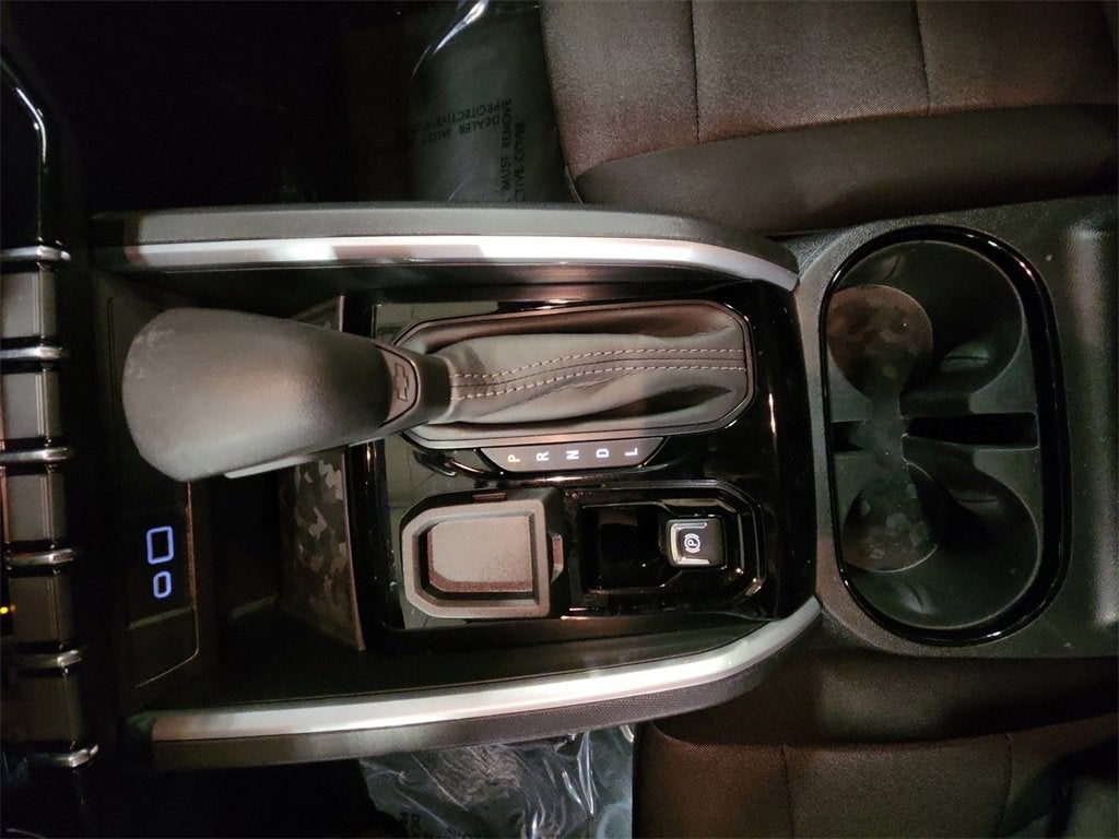 2025 Chevrolet Colorado WT/LT