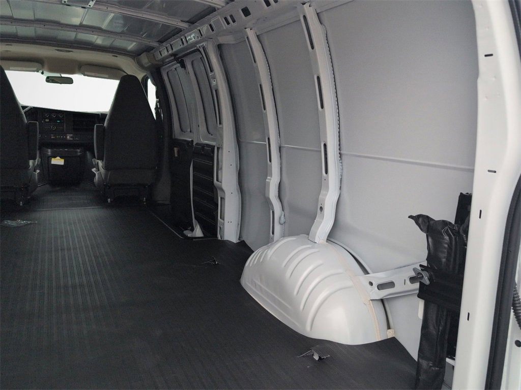 2026 Chevrolet Express Cargo 2500 1WT