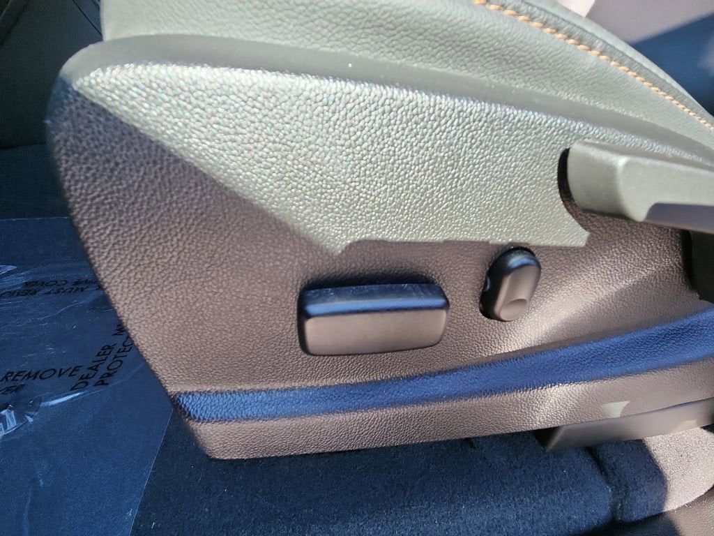 2022 GMC Canyon AT4 - Leather