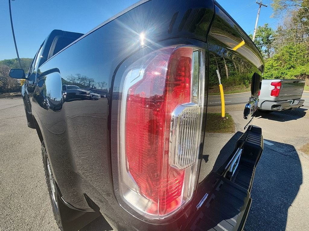 2022 GMC Canyon AT4 - Leather
