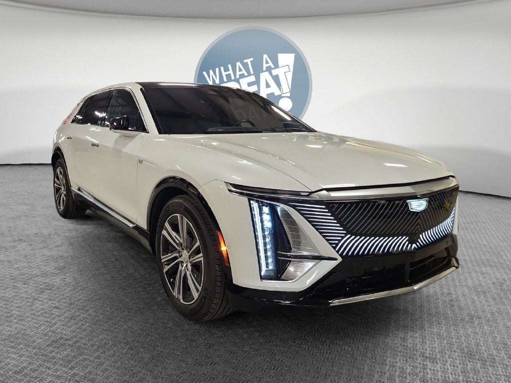 2024 Cadillac LYRIQ Luxury 2