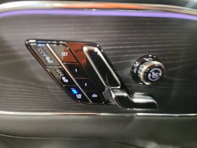 2024 Cadillac LYRIQ Luxury 2