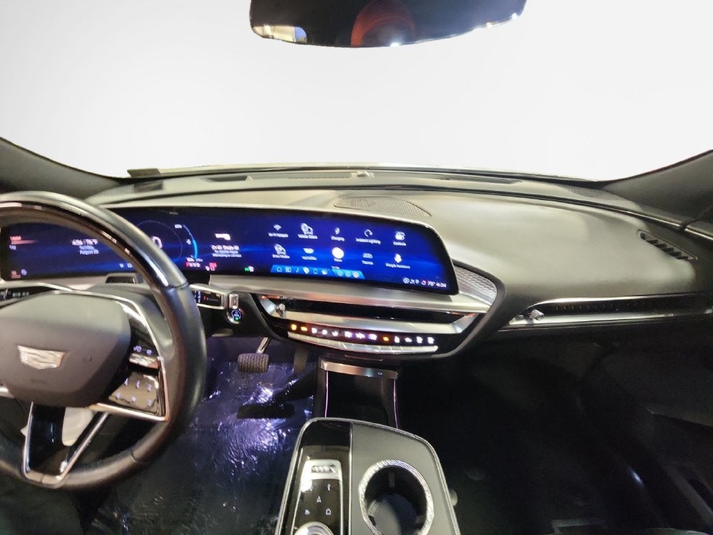 2024 Cadillac LYRIQ Luxury 2