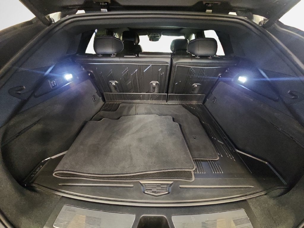 2024 Cadillac LYRIQ Luxury 2