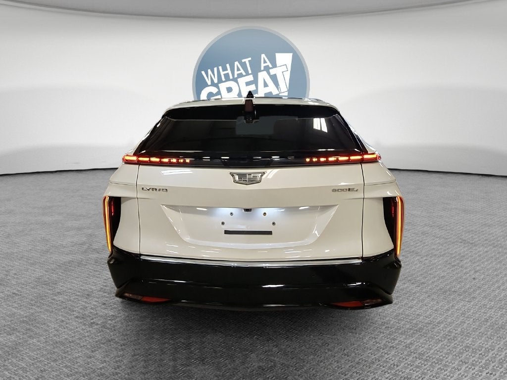 2024 Cadillac LYRIQ Luxury 2