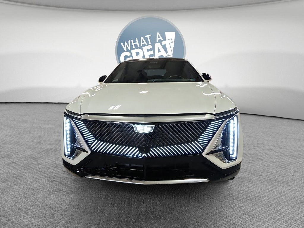 2024 Cadillac LYRIQ Luxury 2