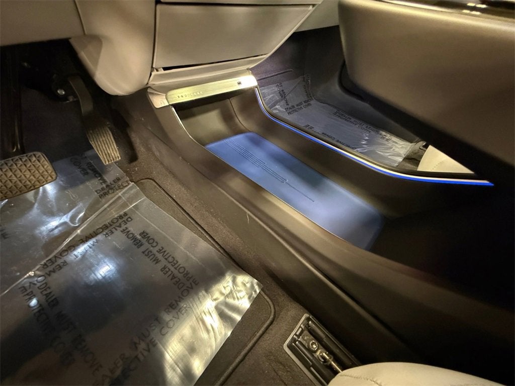 2024 Cadillac LYRIQ Luxury 2