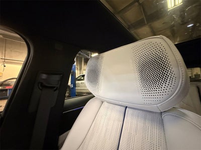 2024 Cadillac LYRIQ Luxury 2