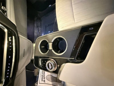 2024 Cadillac LYRIQ Luxury 2