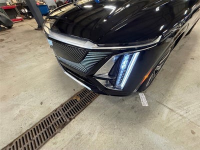 2024 Cadillac LYRIQ Luxury 2