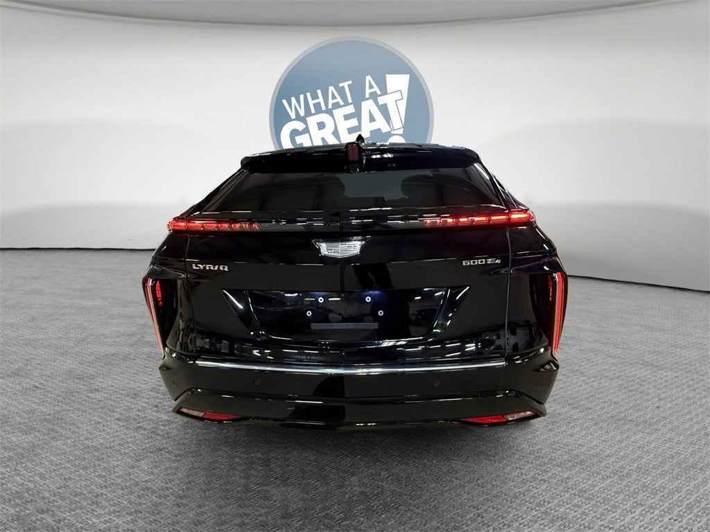 2024 Cadillac LYRIQ Luxury 2