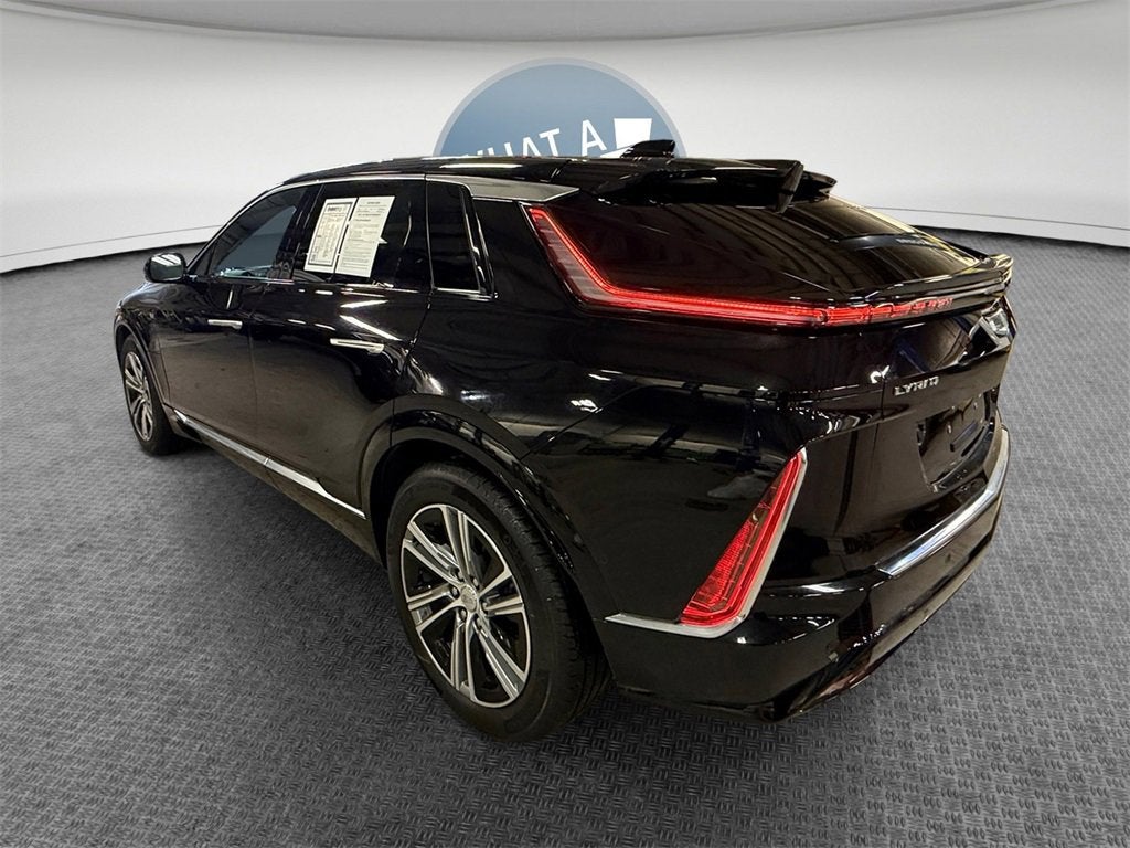 2024 Cadillac LYRIQ Luxury 2