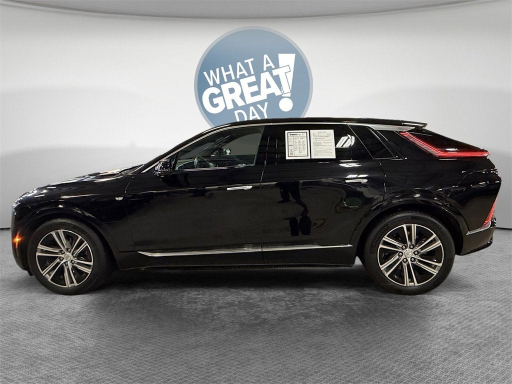 2024 Cadillac LYRIQ Luxury 2