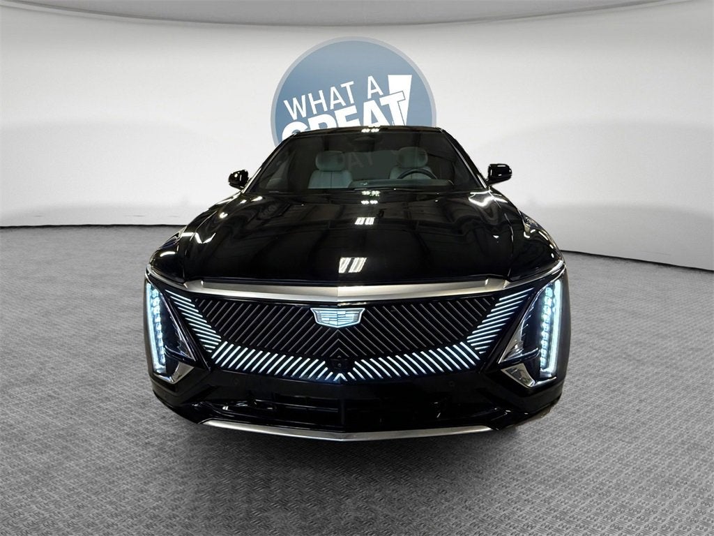 2024 Cadillac LYRIQ Luxury 2
