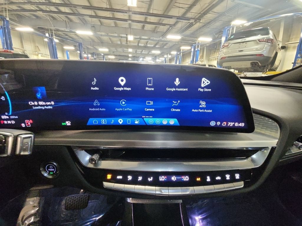 2024 Cadillac LYRIQ Luxury 3