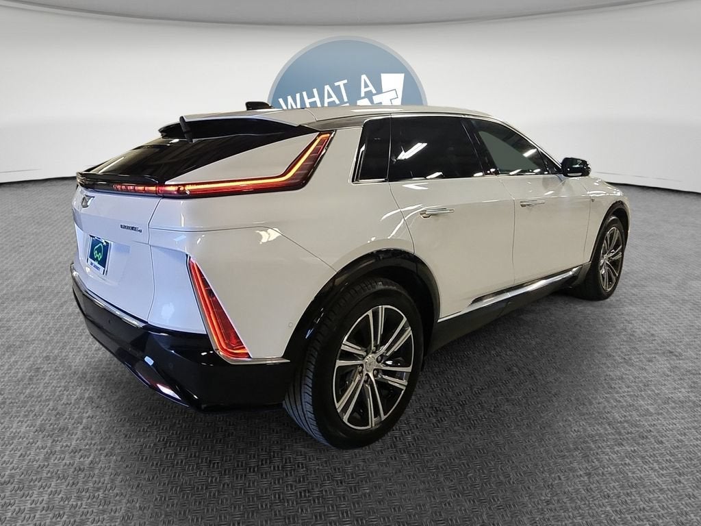 2024 Cadillac LYRIQ Luxury 3