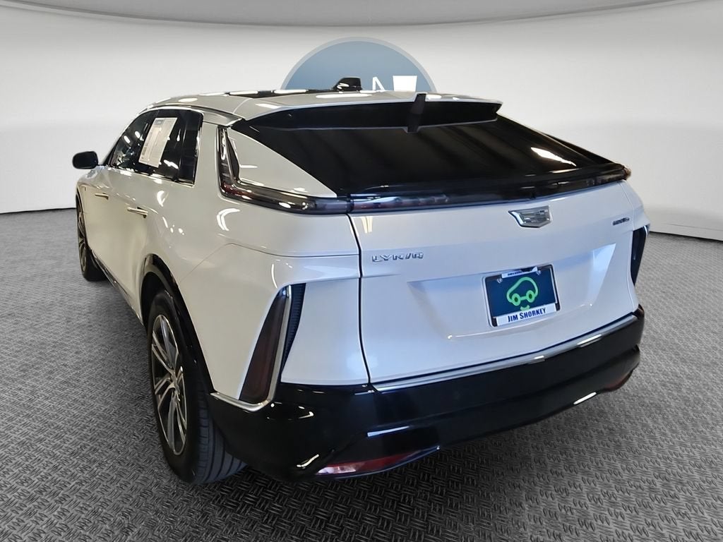 2024 Cadillac LYRIQ Luxury 3