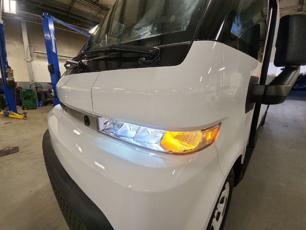 2024 BrightDrop Zevo 600 EJY