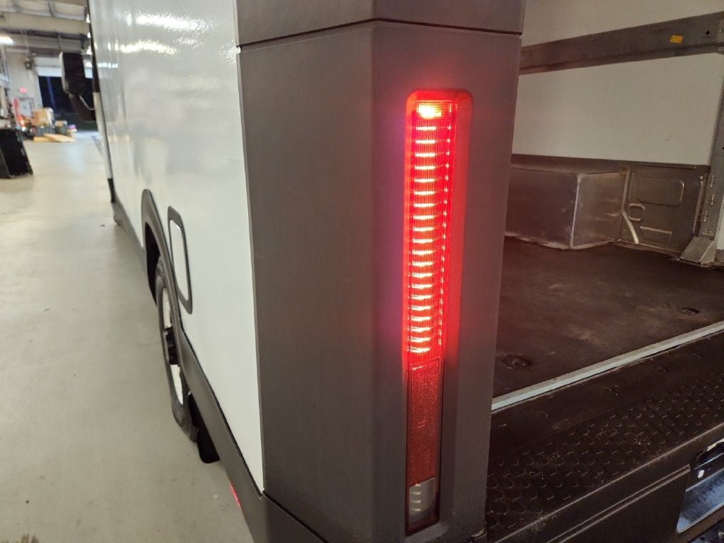 2024 BrightDrop Zevo 600 EJY