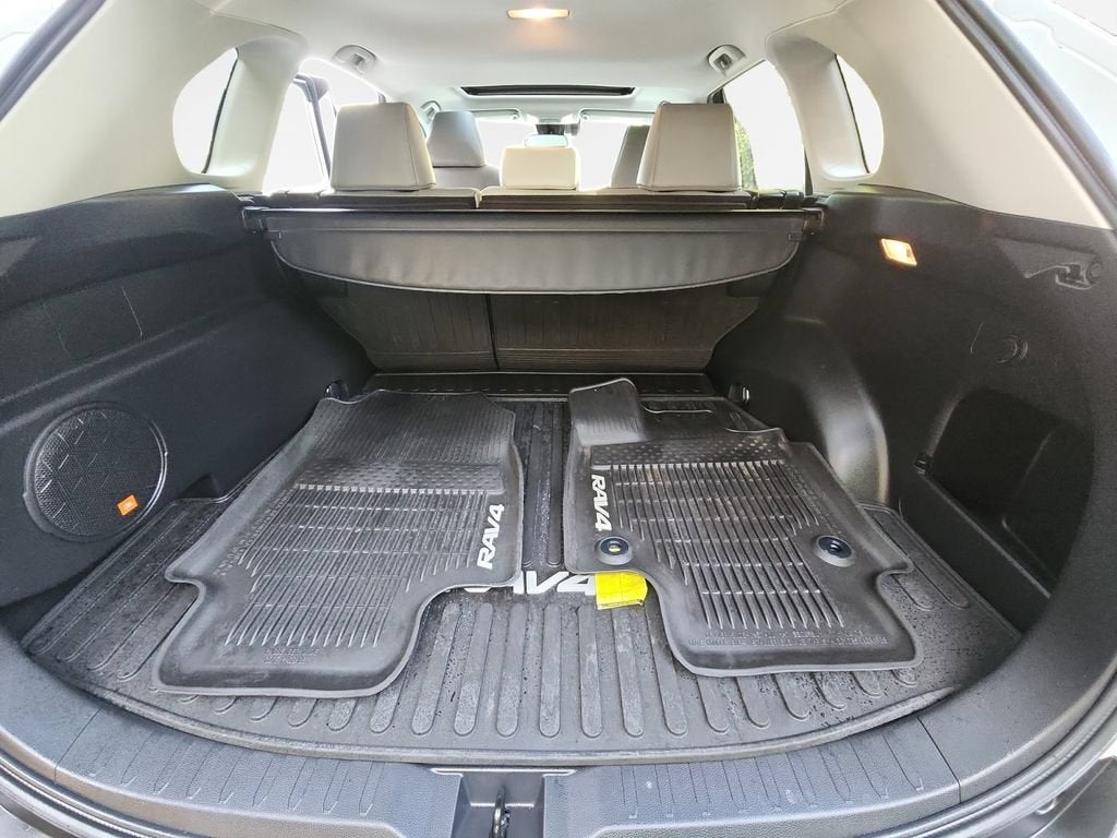 2020 Toyota RAV4 XLE Premium