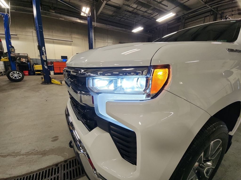 2025 Chevrolet Silverado 1500 LT (2FL)