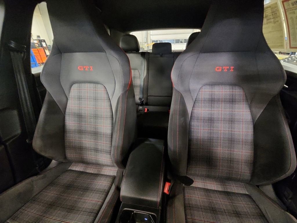 2023 Volkswagen Golf GTI S