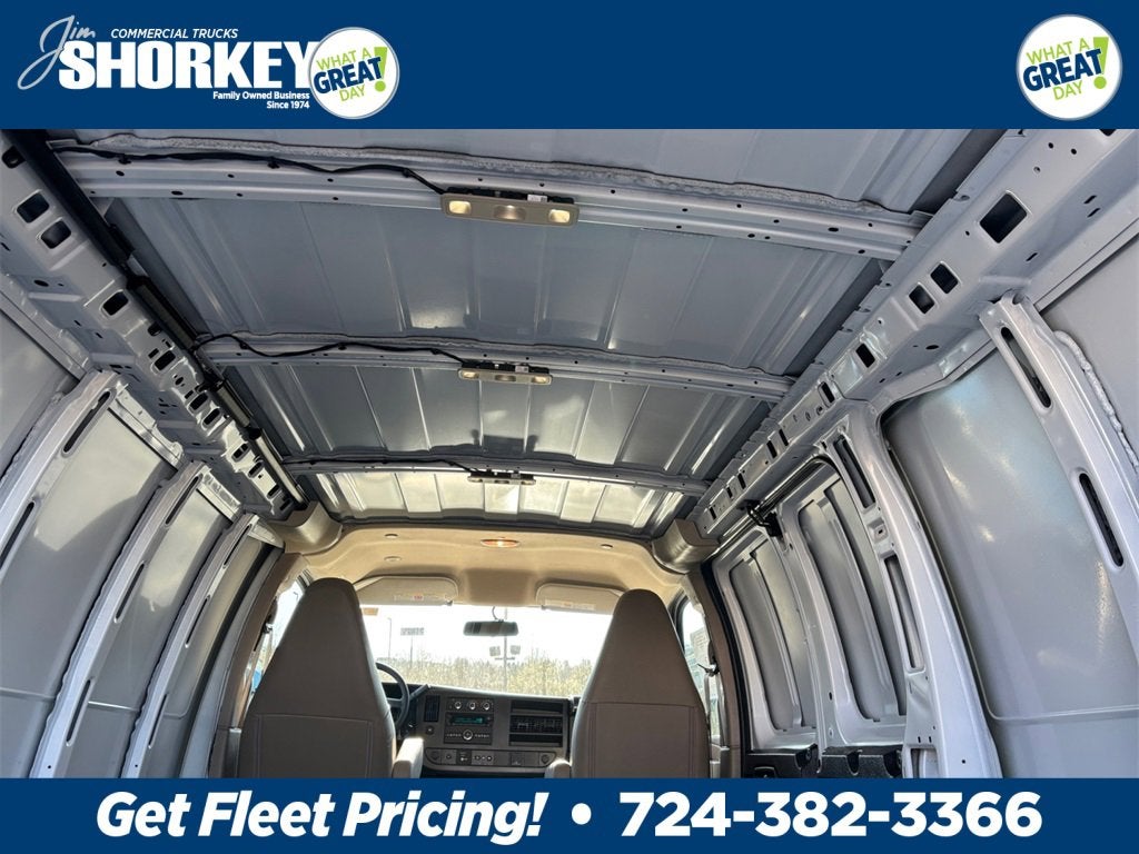 2025 Chevrolet Express Cargo 3500 WT
