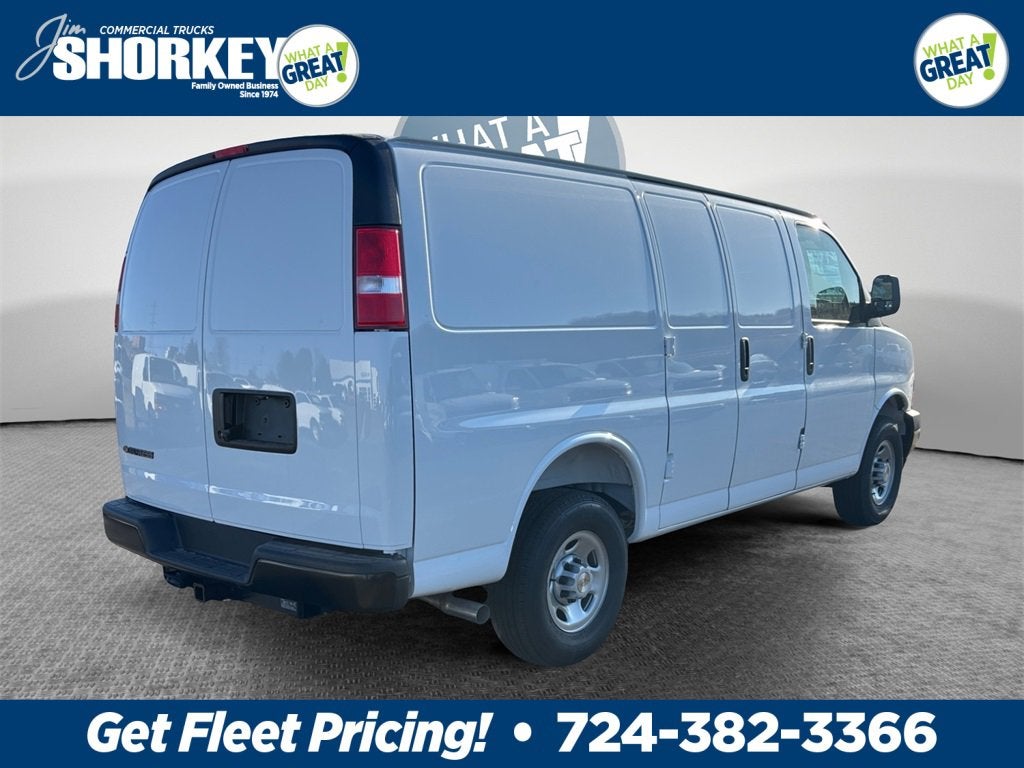 2025 Chevrolet Express Cargo 3500 WT