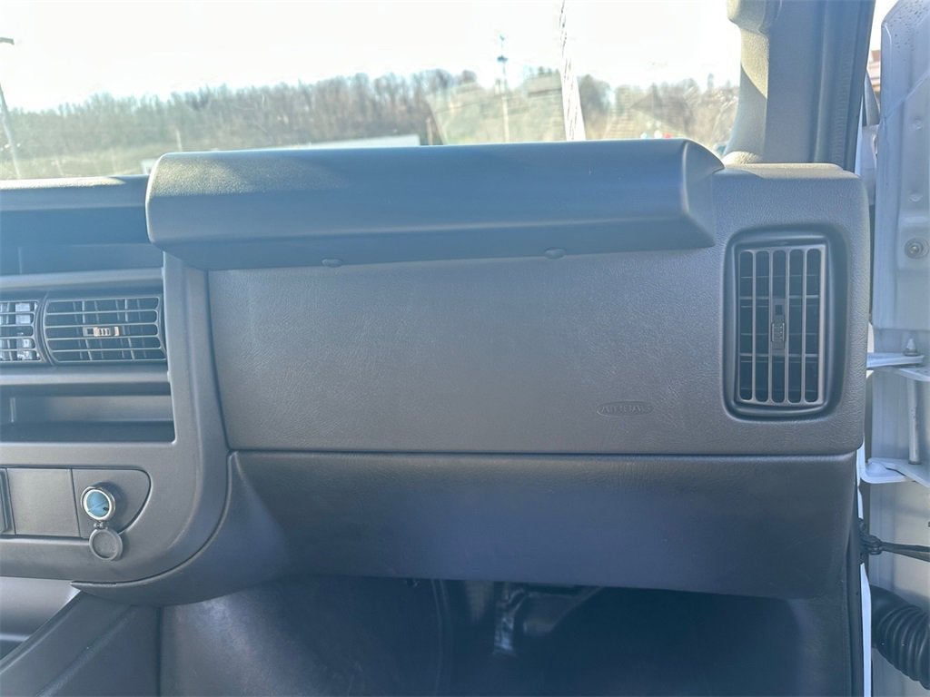 2024 Chevrolet Express Cargo 3500 WT