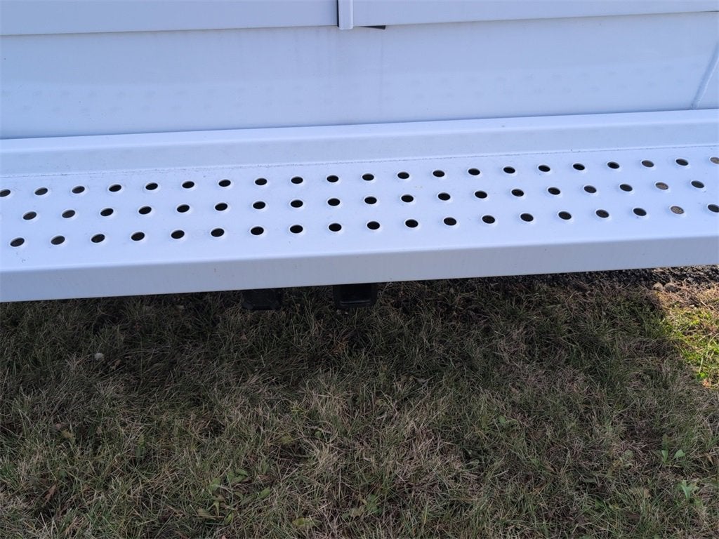 2024 Chevrolet Express Cutaway 3500 1WT