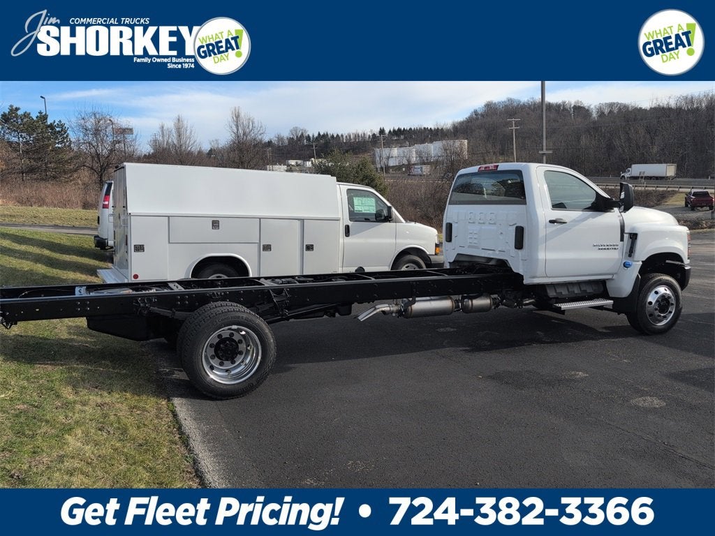 2025 Chevrolet Silverado 6500 HD Work Truck