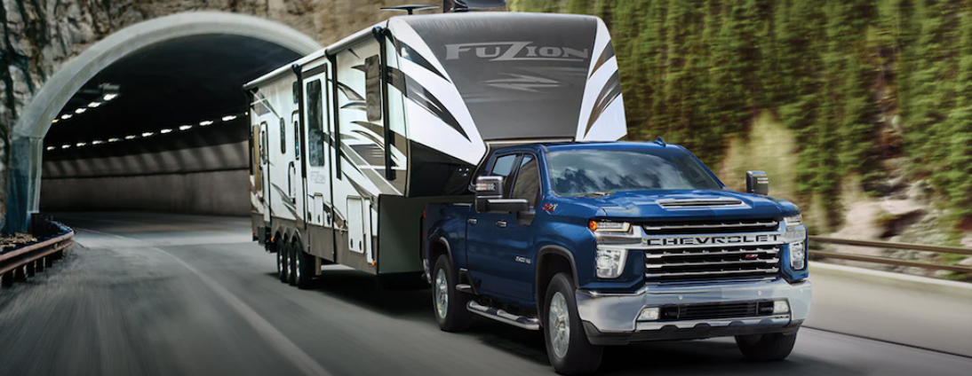 2023 Silverado 2500HD vs 2022 Ram 2500 near Pittsburgh, PA