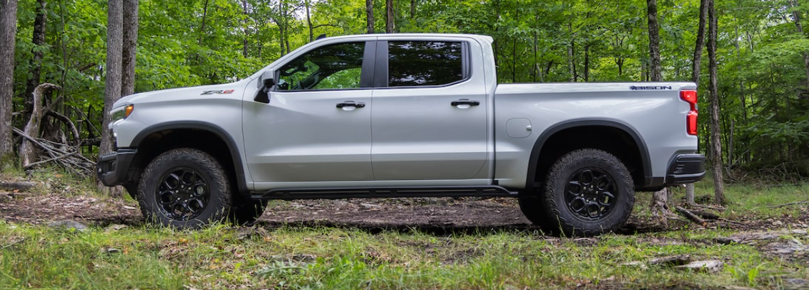 2023 Chevrolet Silverado 1500 vs 2023 Ram 1500 near Pittsburgh, PA